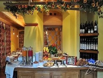 De La Tor Hotel 3*